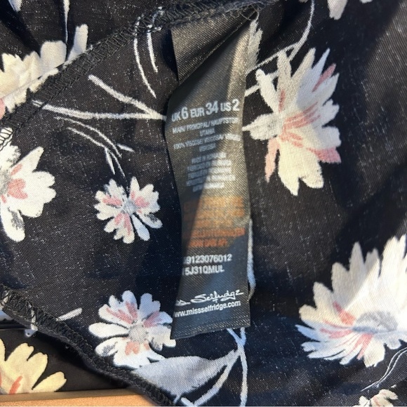 Miss Selfridge Black Floral Daisy Print 2-Piece Outfit w/ Crop Top, Shorts Sz 2 - Picture 7 of 13
